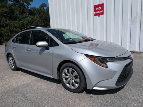 Used 2024 Toyota Corolla LE FWD image 1
