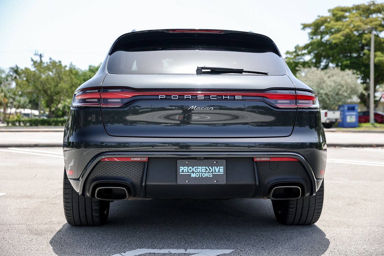 Used 2022 Porsche Macan AWD/4WD image 16