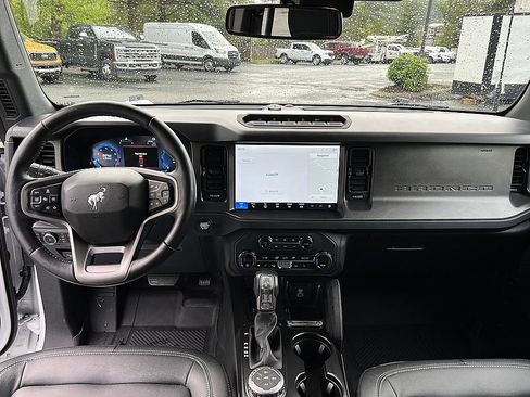 Used 2025 Ford Bronco Badlands AWD/4WD image 13