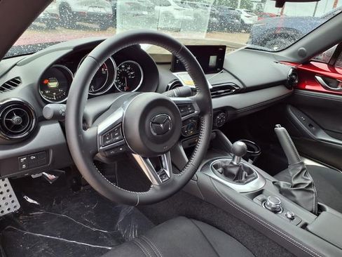 New 2026 MAZDA MX-5 Miata Club w/ Interior Package RWD image 9