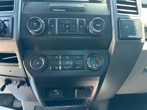 Used 2019 Ford F250 XL w/ Power Equipment Group AWD/4WD image 39