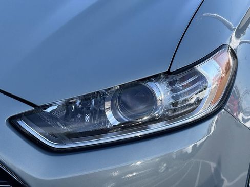 Used 2014 Ford Fusion SE FWD image 20