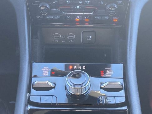 Used 2022 Jeep Grand Cherokee Trailhawk w/ Luxury Tech Group III image 18