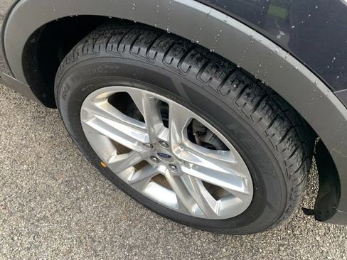 Used 2017 Ford Explorer Limited FWD image 9