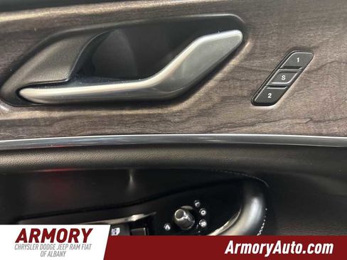 Used 2023 Jeep Grand Cherokee L Overland image 9