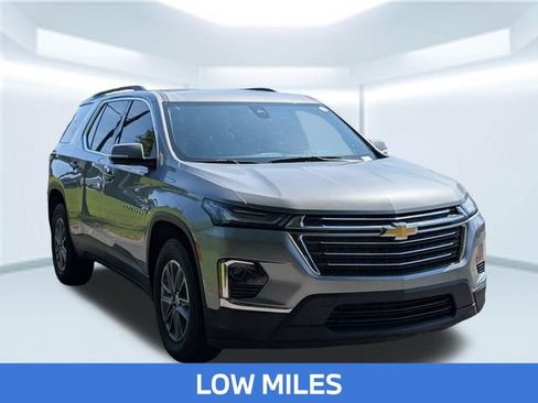 Used 2023 Chevrolet Traverse LT FWD image 9