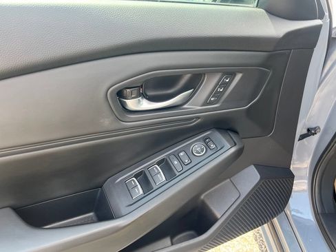 Used 2023 Honda Accord EX-L image 10