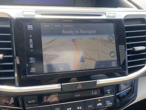 Used 2016 Honda Accord Touring image 21
