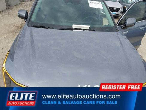Used 2025 Kia Sorento LX FWD image 41