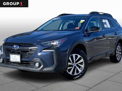 Used 2025 Subaru Outback Premium AWD/4WD image 1