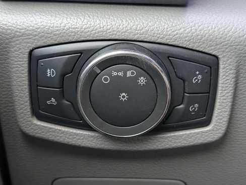 Used 2016 Ford F150 XLT RWD image 14
