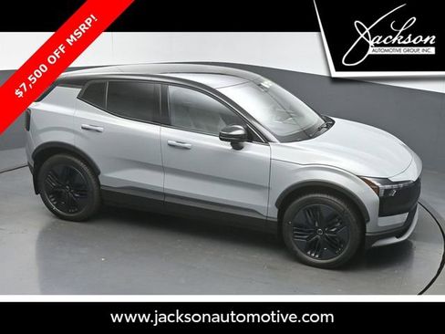 Used 2026 Volvo EX30 Cross Country Ultra w/ Protection Package Premier image 39