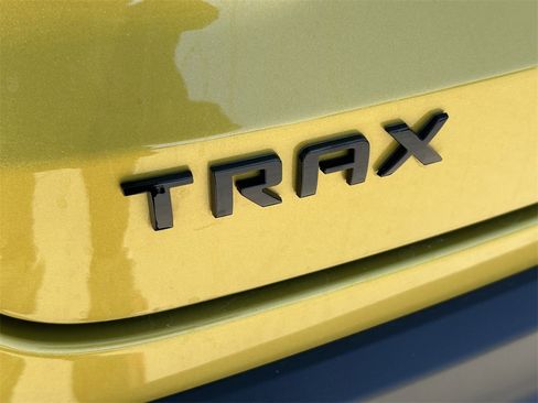 Used 2025 Chevrolet Trax RS w/ Driver Confidence Package image 10