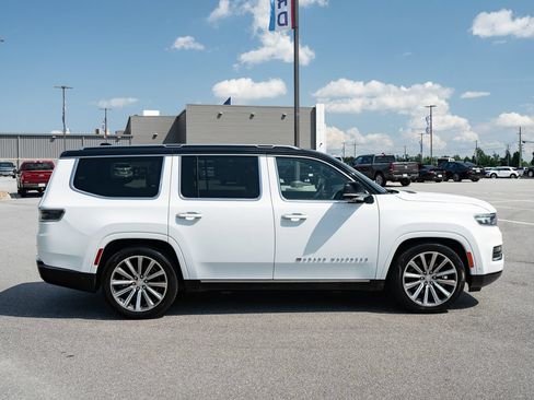 Used 2023 Jeep Grand Wagoneer Series II AWD/4WD image 11