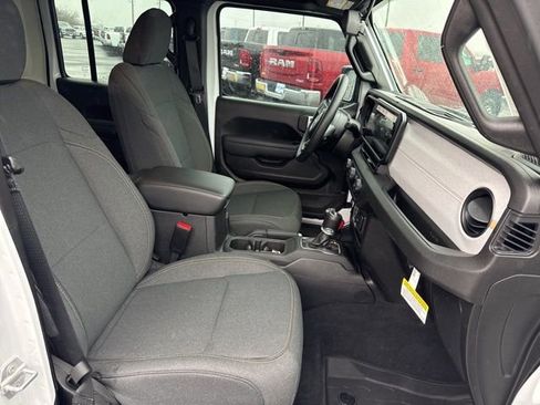 Used 2025 Jeep Wrangler Unlimited Sport AWD/4WD image 5