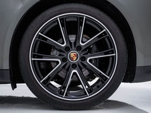 Certified 2023 Porsche Panamera 4 Platinum Edition AWD/4WD image 10