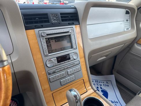 Used 2007 Lincoln Navigator 4WD image 14