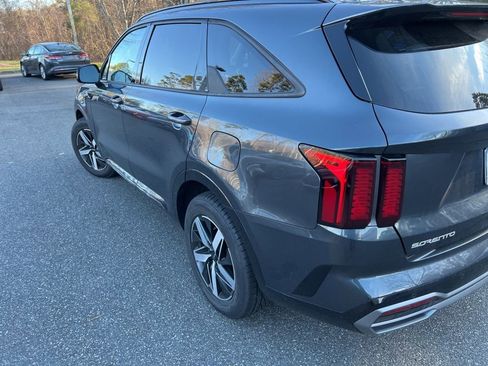 Certified 2023 Kia Sorento S image 6
