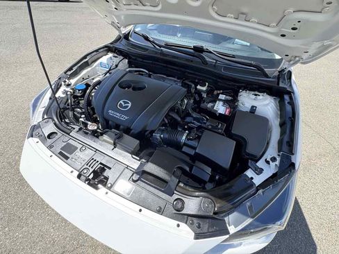 Used 2017 MAZDA MAZDA3 Grand Touring FWD image 40
