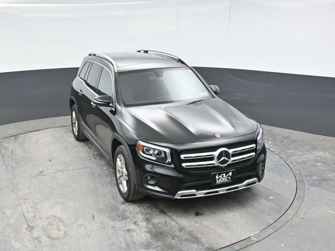 Used 2021 Mercedes-Benz GLB 250 4MATIC image 16