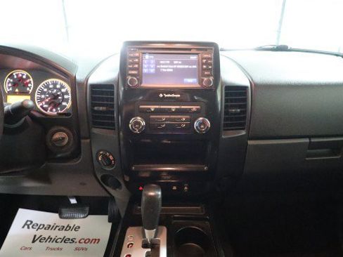 Used 2015 Nissan Titan SV w/ SV Value Truck Package AWD/4WD image 12