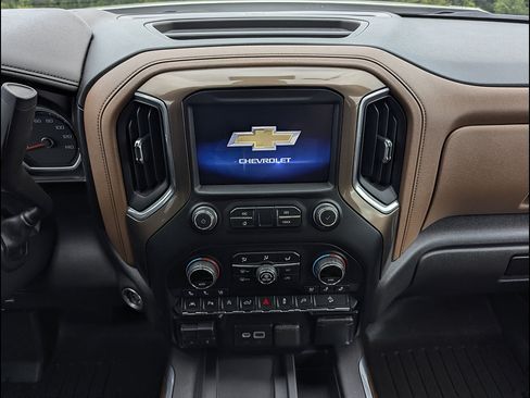 Used 2021 Chevrolet Silverado 1500 High Country w/ Technology Package AWD/4WD image 32
