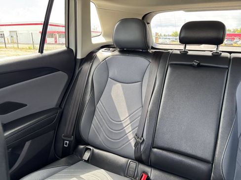 Used 2026 Volkswagen Tiguan SE AWD/4WD image 37