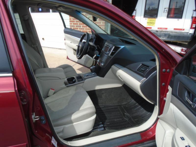 Used 2014 Subaru Outback 2.5i Premium w/ Moonroof Package AWD/4WD image 13