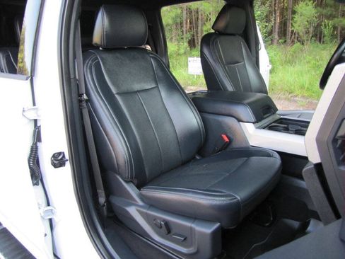 Used 2022 Ford F250 Lariat w/ Lariat Value Package AWD/4WD image 21