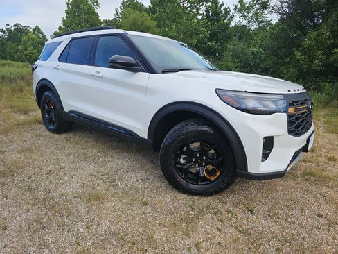New 2026 Ford Explorer Tremor w/ Tremor Ultimate Package AWD/4WD image 2