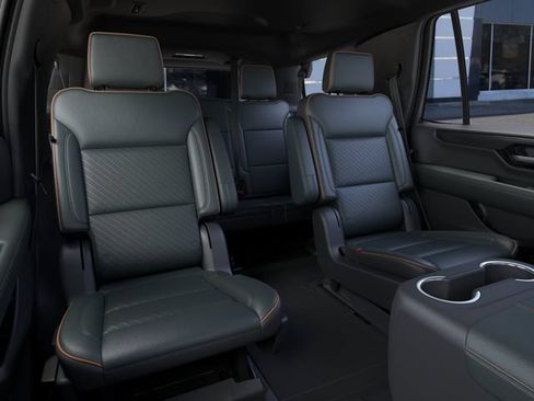 New 2026 GMC Yukon AT4 w/ LPO, Floor Liner Package AWD/4WD image 17