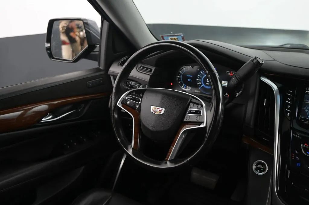 Used 2019 Cadillac Escalade Premium Luxury w/ LPO, Radiant Package AWD/4WD image 31