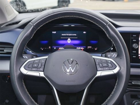 Certified 2022 Volkswagen Taos SE w/ Panoramic Sunroof Package image 20