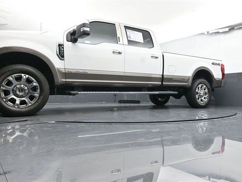 Used 2022 Ford F350 King Ranch w/ Chrome Package image 34