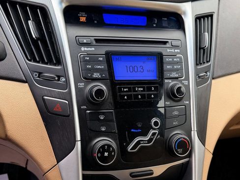 Used 2011 Hyundai Sonata GLS image 9