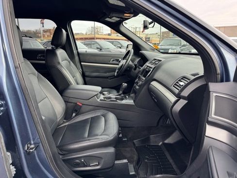 Used 2018 Ford Explorer XLT w/ Equipment Group 202A image 36