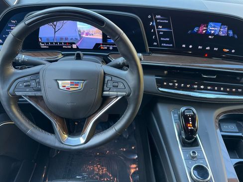 Certified 2024 Cadillac Escalade ESV Premium Luxury Platinum image 87