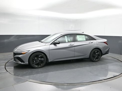 New 2026 Hyundai Elantra Sport image 2