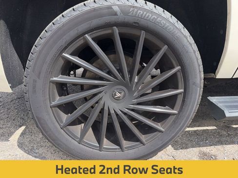 Used 2015 Chevrolet Suburban LTZ RWD image 13