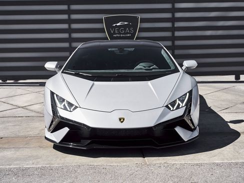 Used 2023 Lamborghini Huracan Tecnica image 16