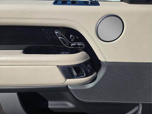 Used 2018 Land Rover Range Rover HSE image 12