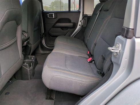 Used 2024 Jeep Wrangler Sahara image 14