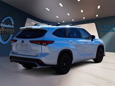 Used 2023 Toyota Highlander XSE image 5