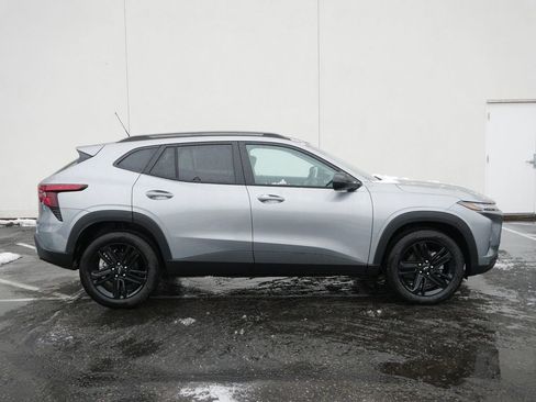 New 2026 Chevrolet Trax ACTIV w/ Sunroof Package image 2
