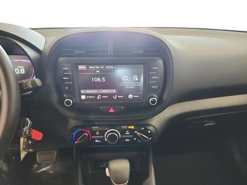 Certified 2024 Kia Soul LX FWD image 10