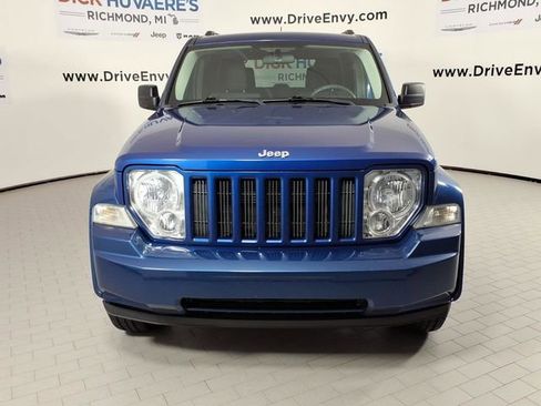 Used 2009 Jeep Liberty Sport w/ Popular Equipment Group AWD/4WD image 2
