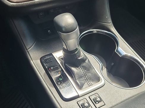 Used 2019 Toyota Highlander XLE AWD/4WD image 20