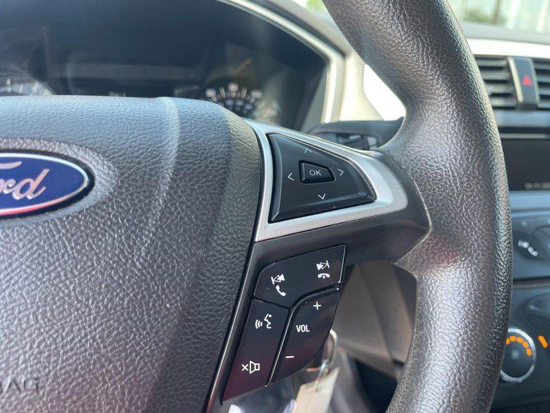 Used 2015 Ford Fusion SE FWD image 21