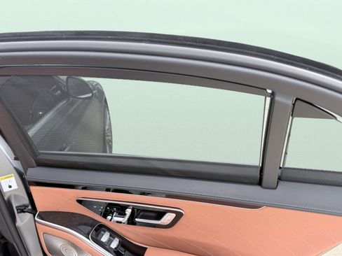 Used 2023 Mercedes-Benz S 580 4MATIC Sedan image 38