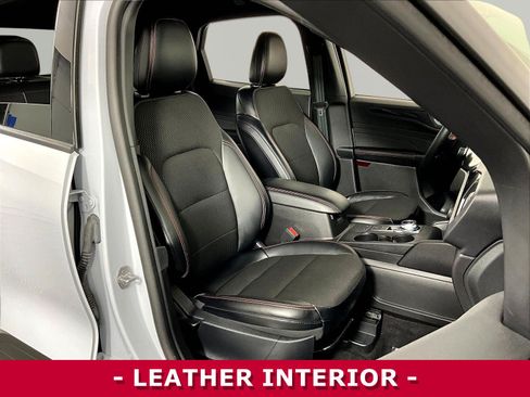 Used 2025 Ford Escape ST-Line Select AWD/4WD image 28